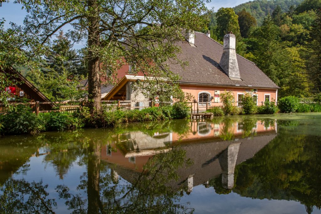 Hammerschmiede Pehn, Gebäudeansicht (© Joe Dübell)